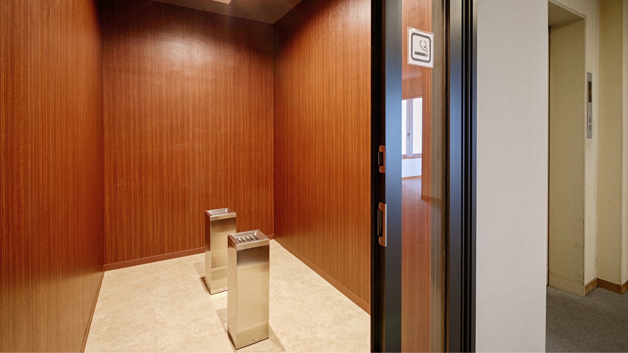 ◆館内施設｜2F喫煙所