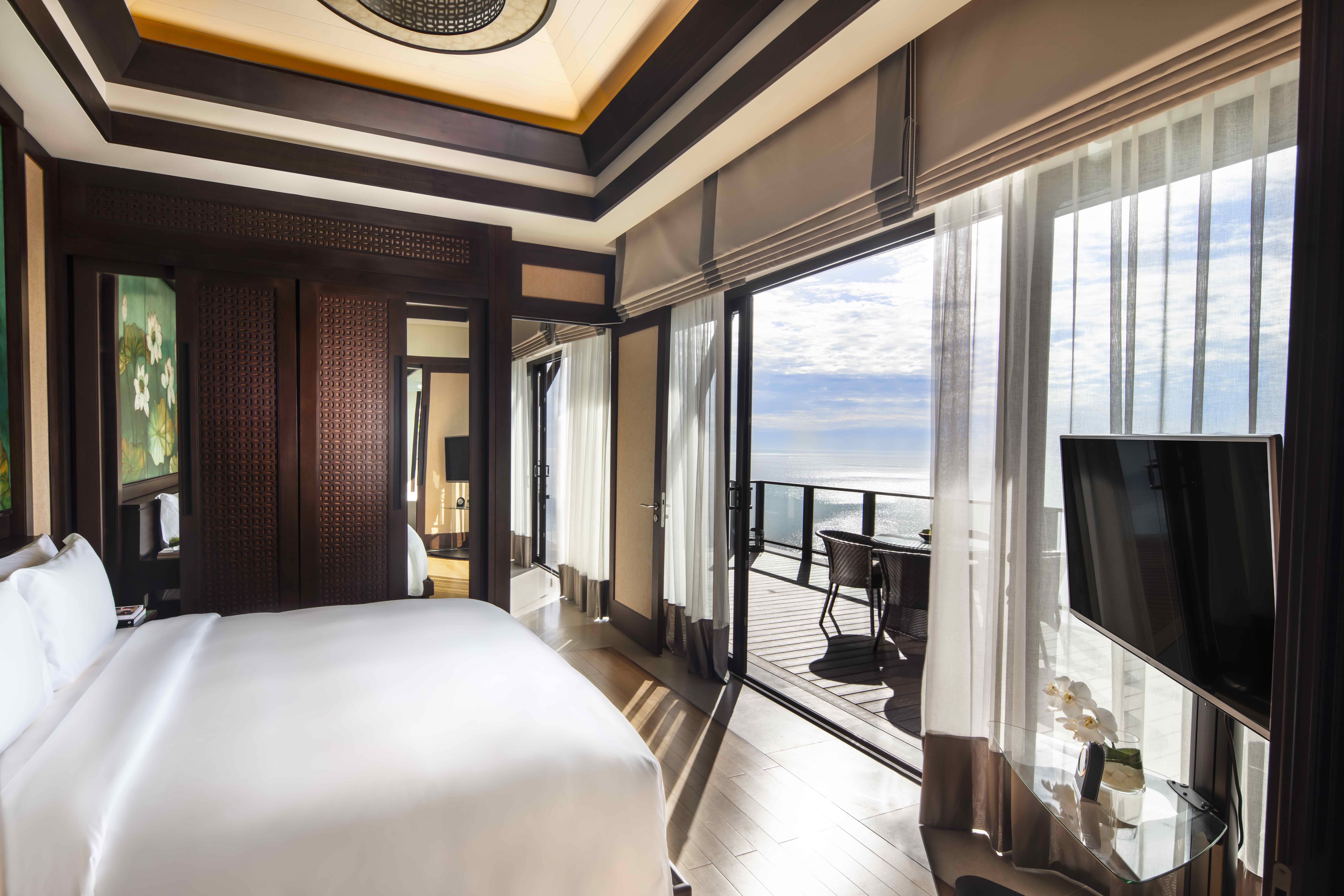 Two Bedroom Seaview Hill Pool Villa - Bedroom 1