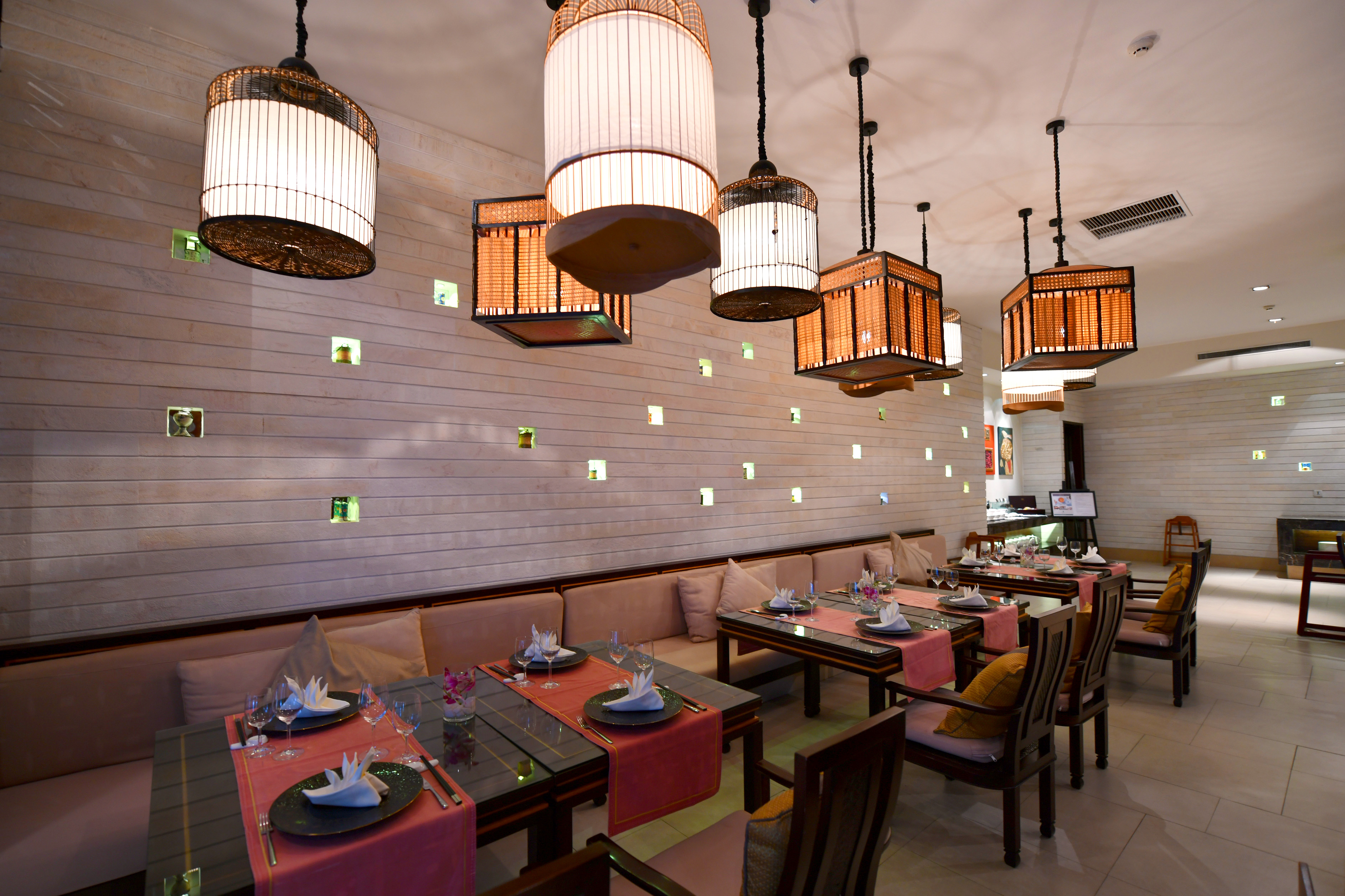 Banyan Tree Lang Co - The Water Court - Restaurant