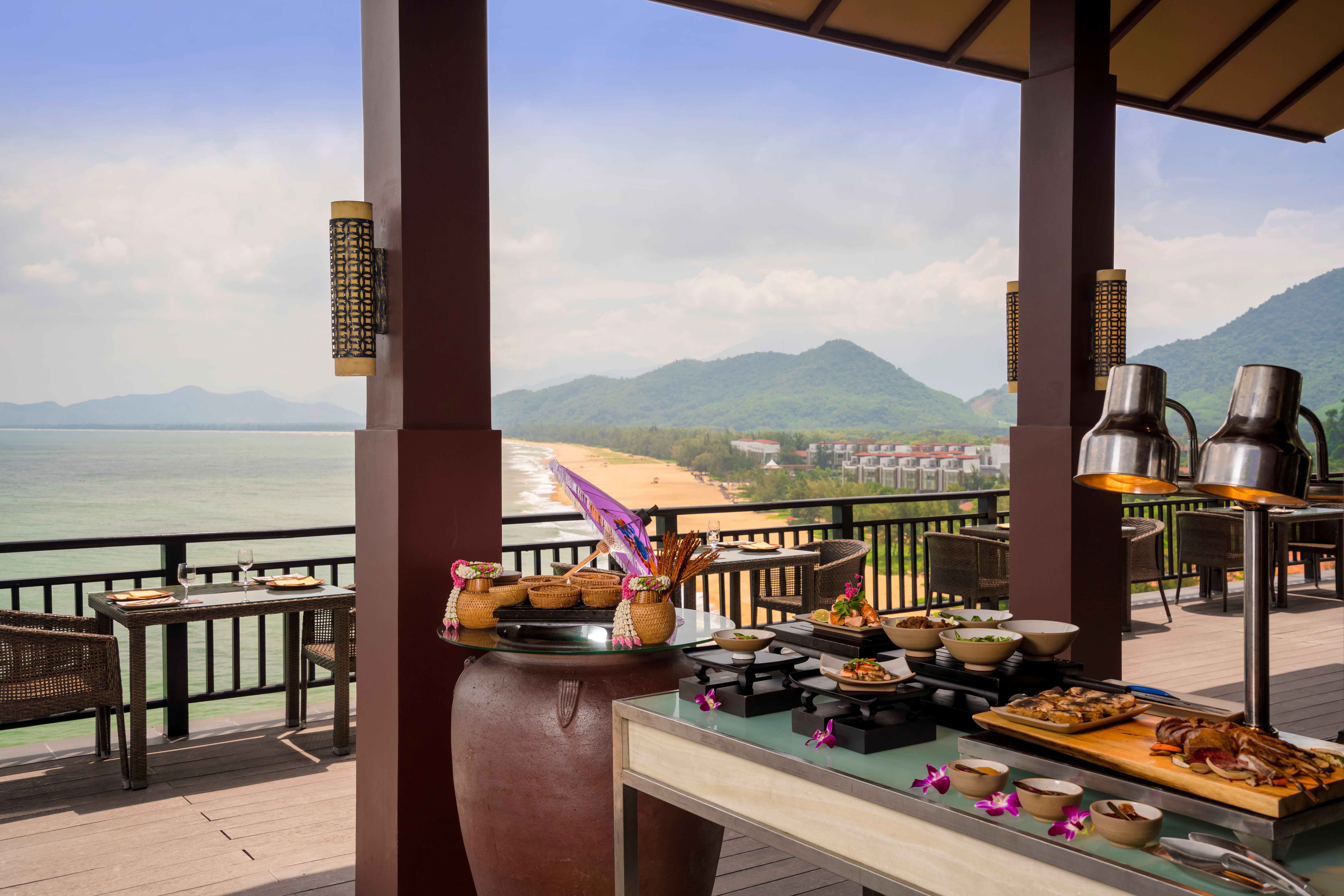 Banyan Tree Lang Co - Saffron - Restaurant  (1)