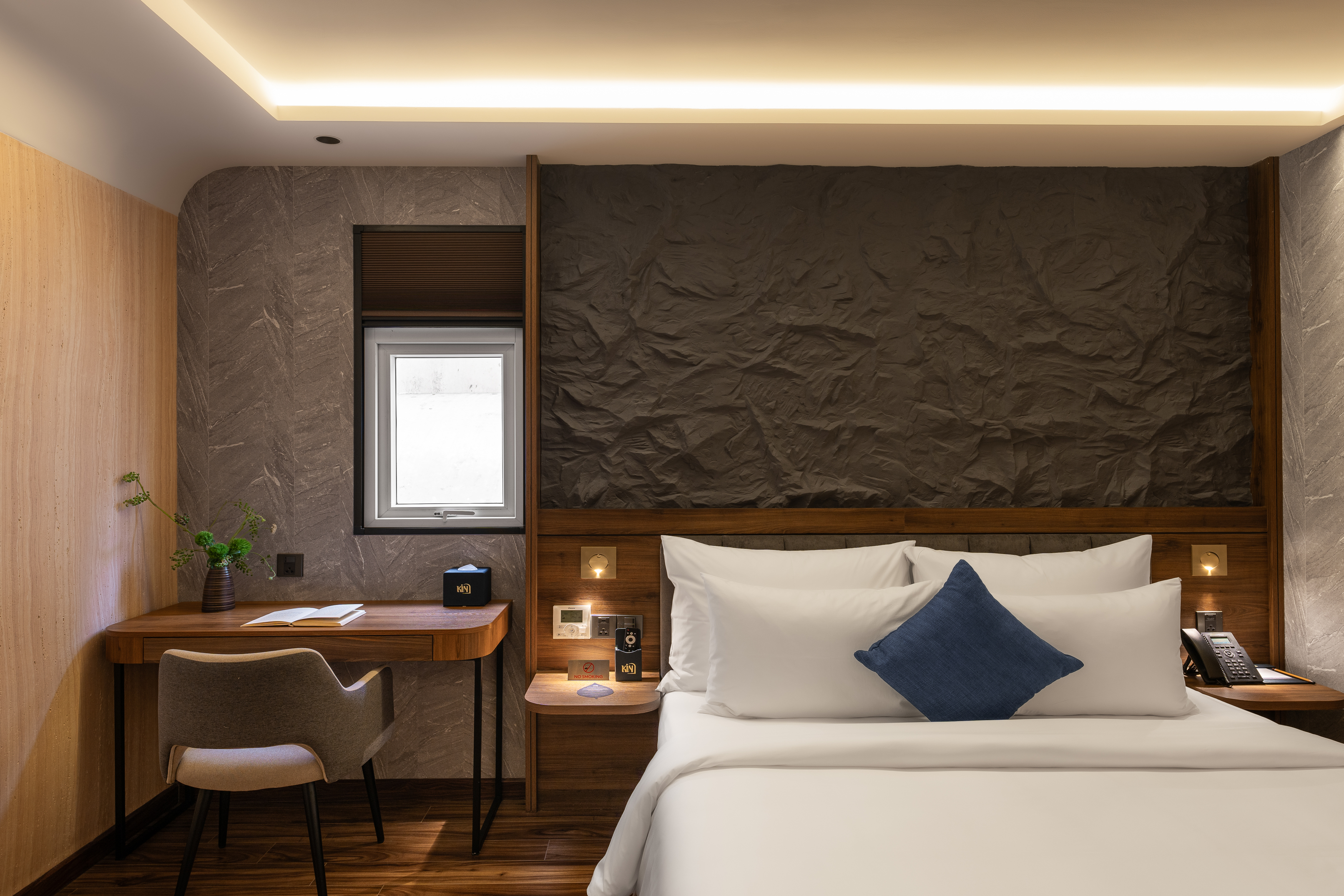 デラックスダブル（窓あり）