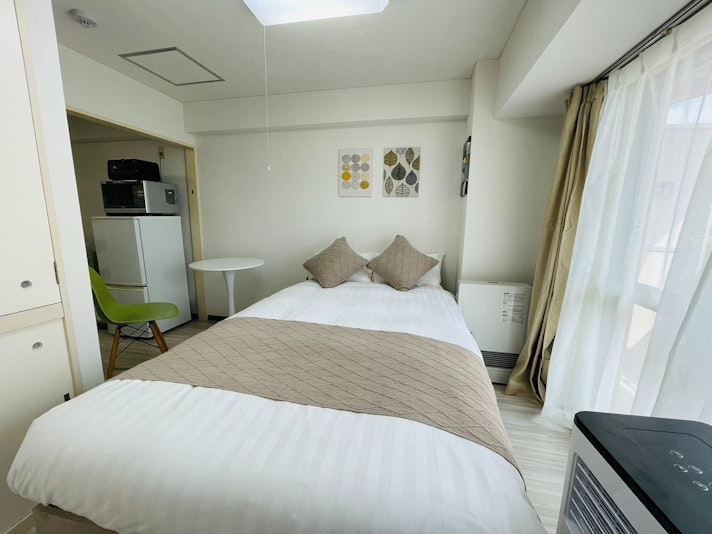 セミダブルベッド１台に加えシングル布団1組