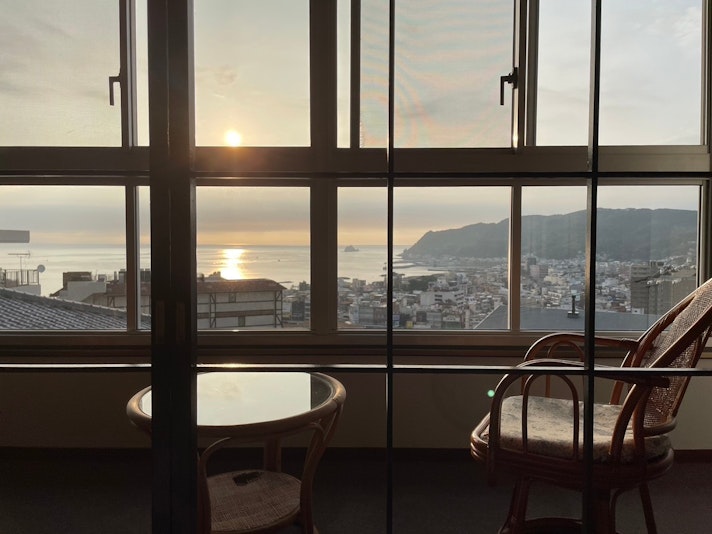 203号室からの朝日です