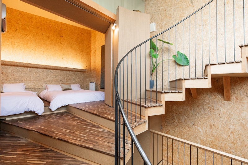 ２階から屋上テラスへ