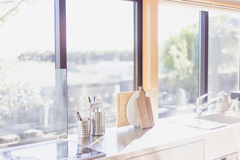 明るいうちは海を眺めながら料理できます