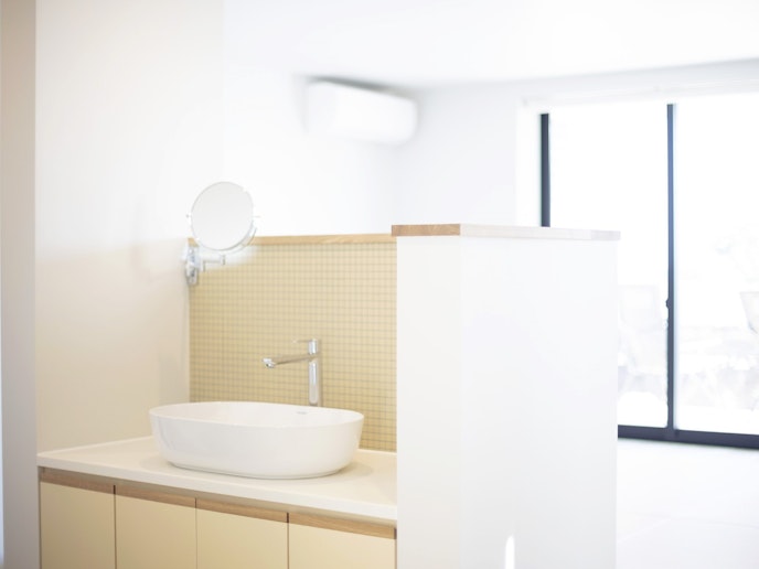 1Fの洗面台、トイレは各棟2箇所あります