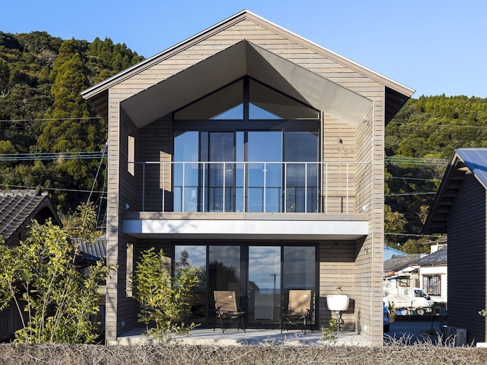 noiro２　2階建て外観、1階テラスではＢＢＱが可能です