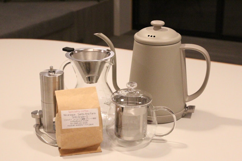 宮崎産の紅茶や地元コーヒーショップのコーヒーをサービス