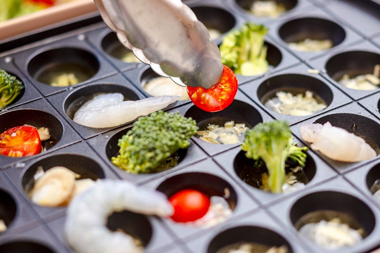 トースター、オーブン、マルチホットプレート等、調理器具がが揃ってます