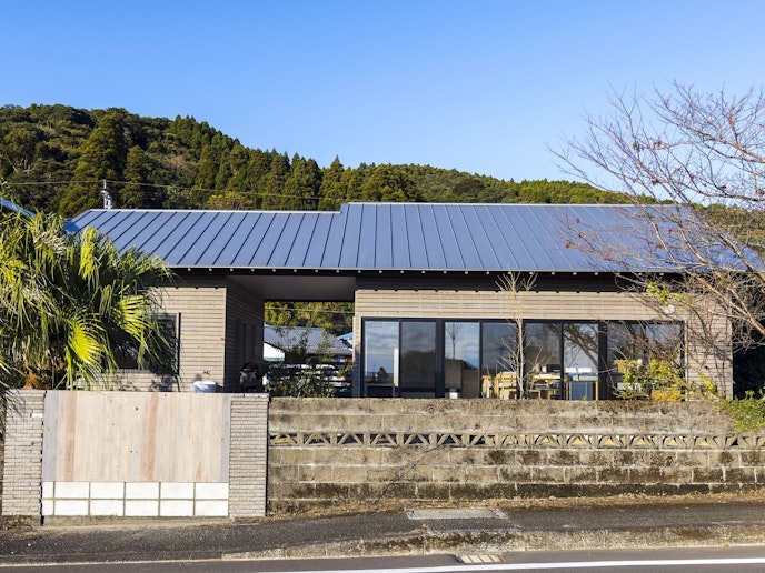 塀で囲われているため、安全です