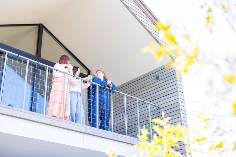 ２階建ての棟からは目線があがって気持ちよい海がみえます