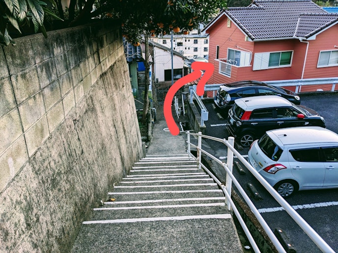 お部屋へ降る階段