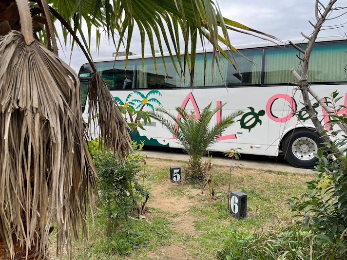 ガーデンからバスのビュー