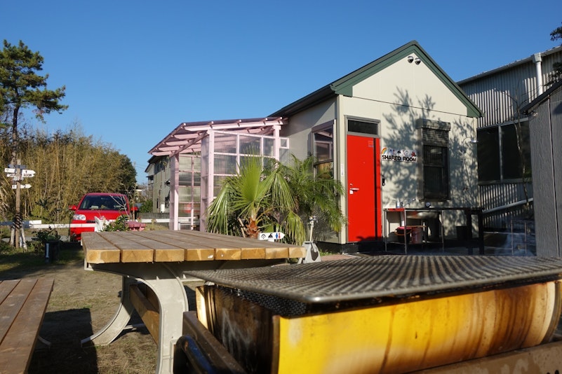 トイレ・シャワー別棟