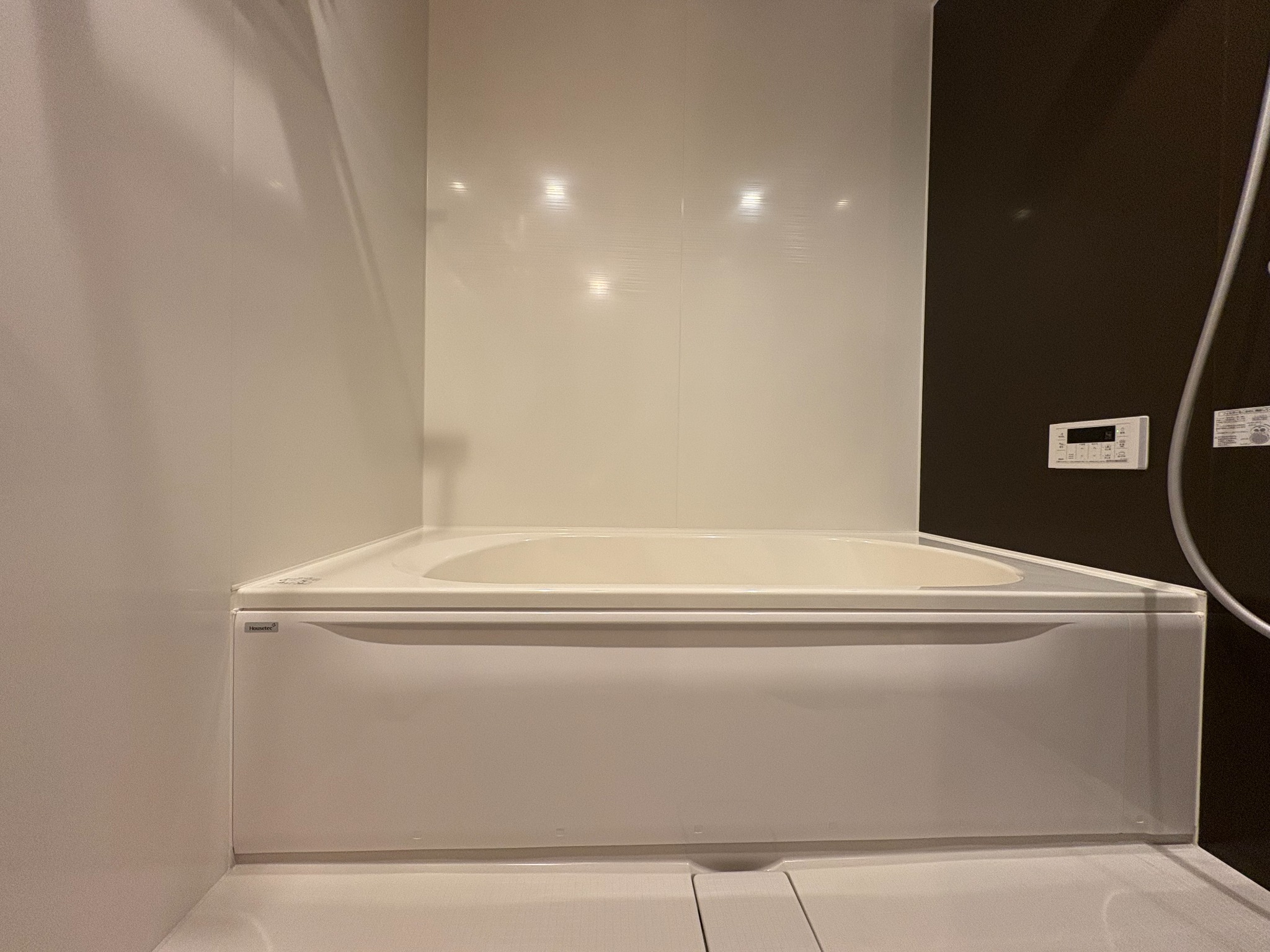 足が伸ばせるバス。