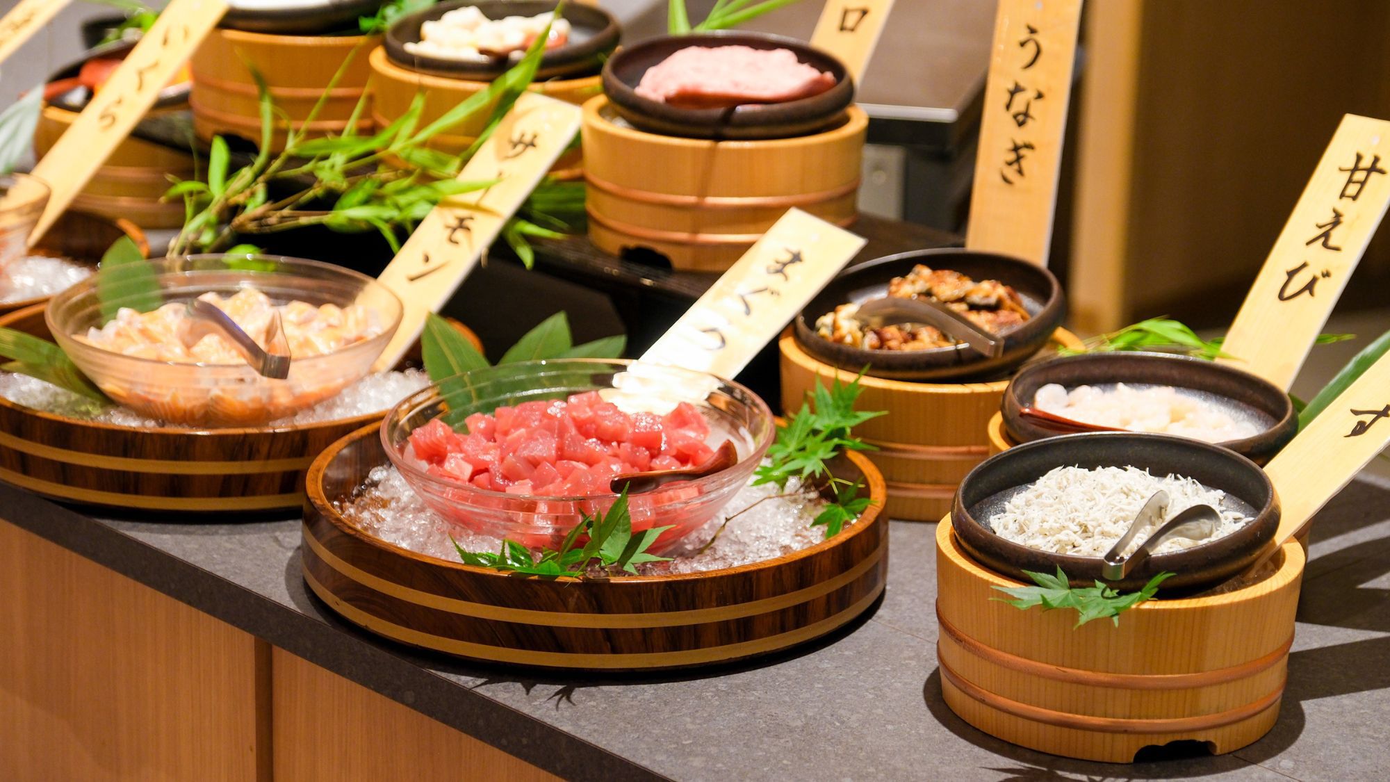 【夏季限定】海鮮丼祭り！旅館ビュッフェ☆ライブキッチンなど約50種のお料理＆温泉＆プールで夏満喫♪