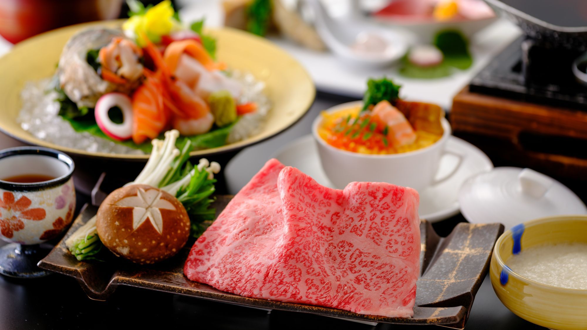 【◇さき楽３０】ひとり約1100円オフ＜迷ったらコチラ＞基本会席★鳥取和牛とろたますき焼き＆サザエ！