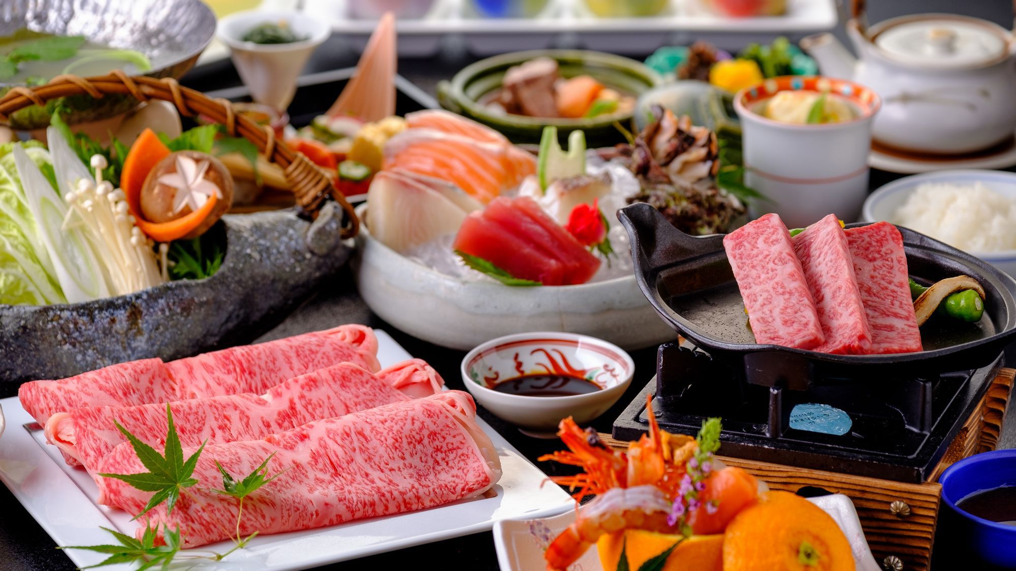 【カップルプラン★デラックス】◆貸切風呂無料＆レイトアウト◆温泉付き客室ステイ＊夕食は個室で贅沢味覚