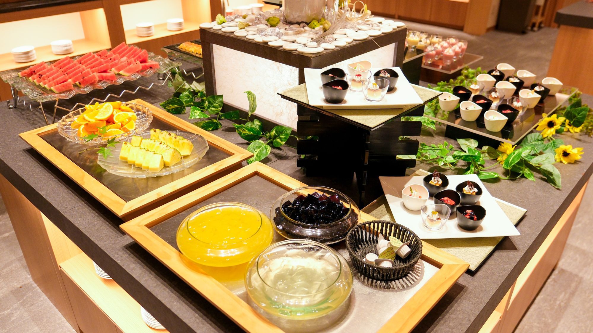 【夏季限定】海鮮丼祭り！旅館ビュッフェ☆ライブキッチンなど約50種のお料理＆温泉＆プールで夏満喫♪