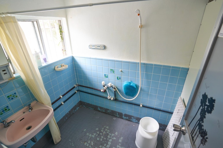 シャワー室も広々。