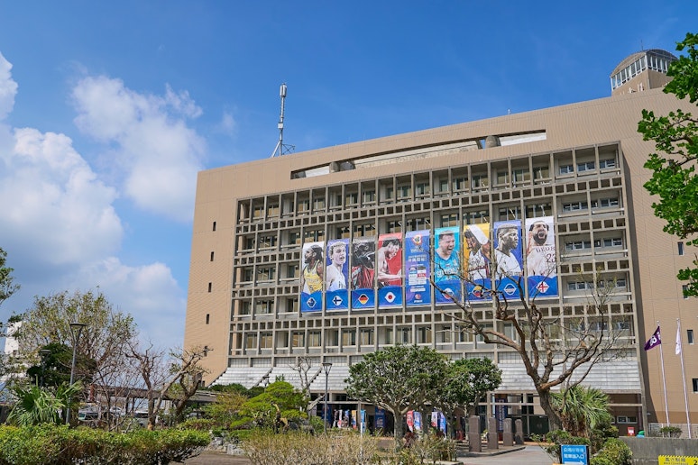 沖縄市役所まで徒歩１分