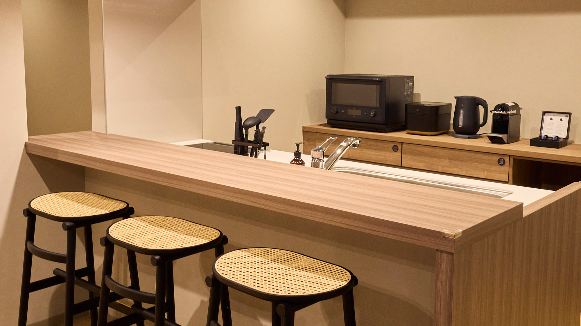 【キッチン】開放的なカウンター付きキッチン