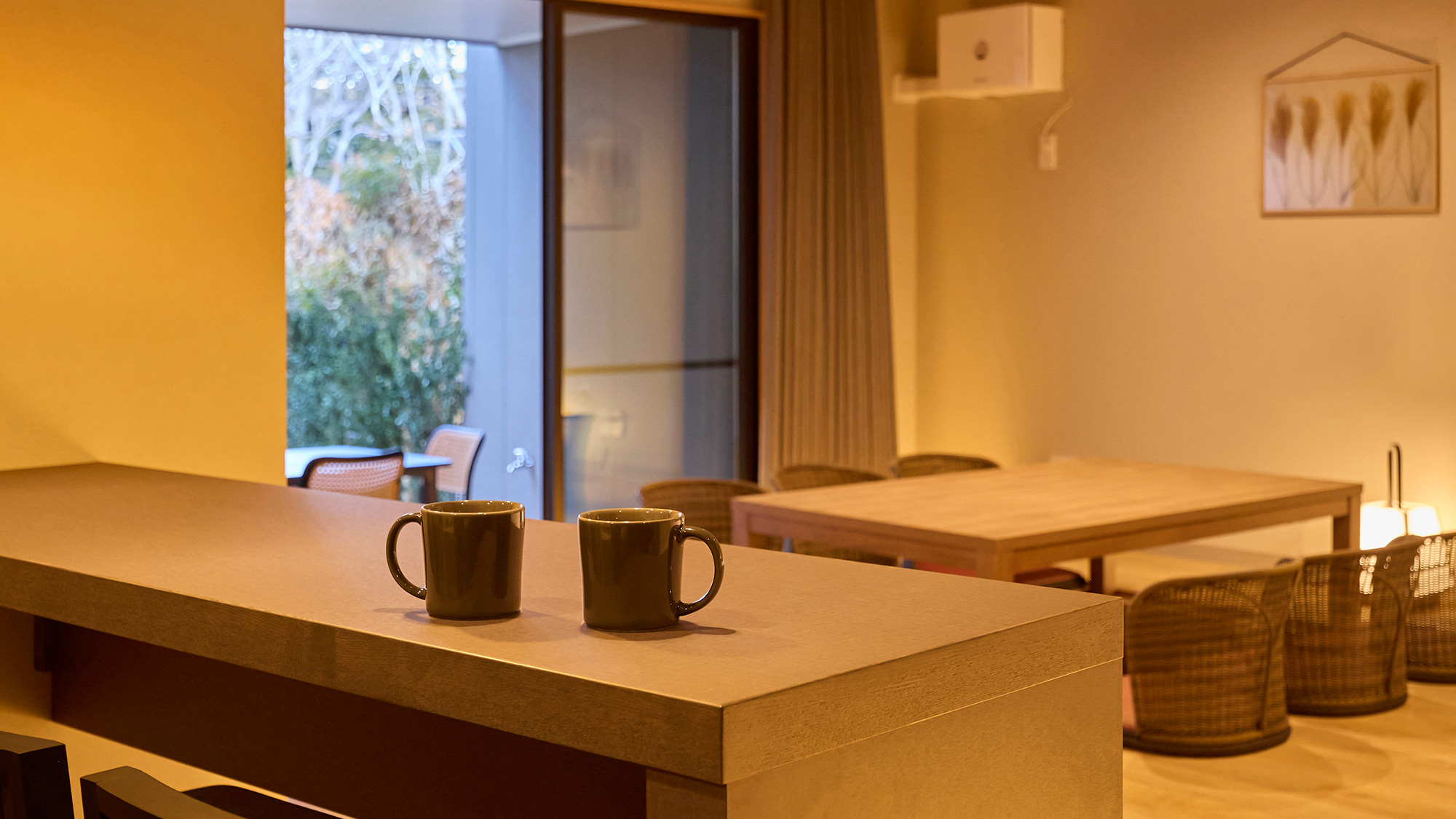 【客室】心安らぐ落ち着いた空間で、ほっと一息。