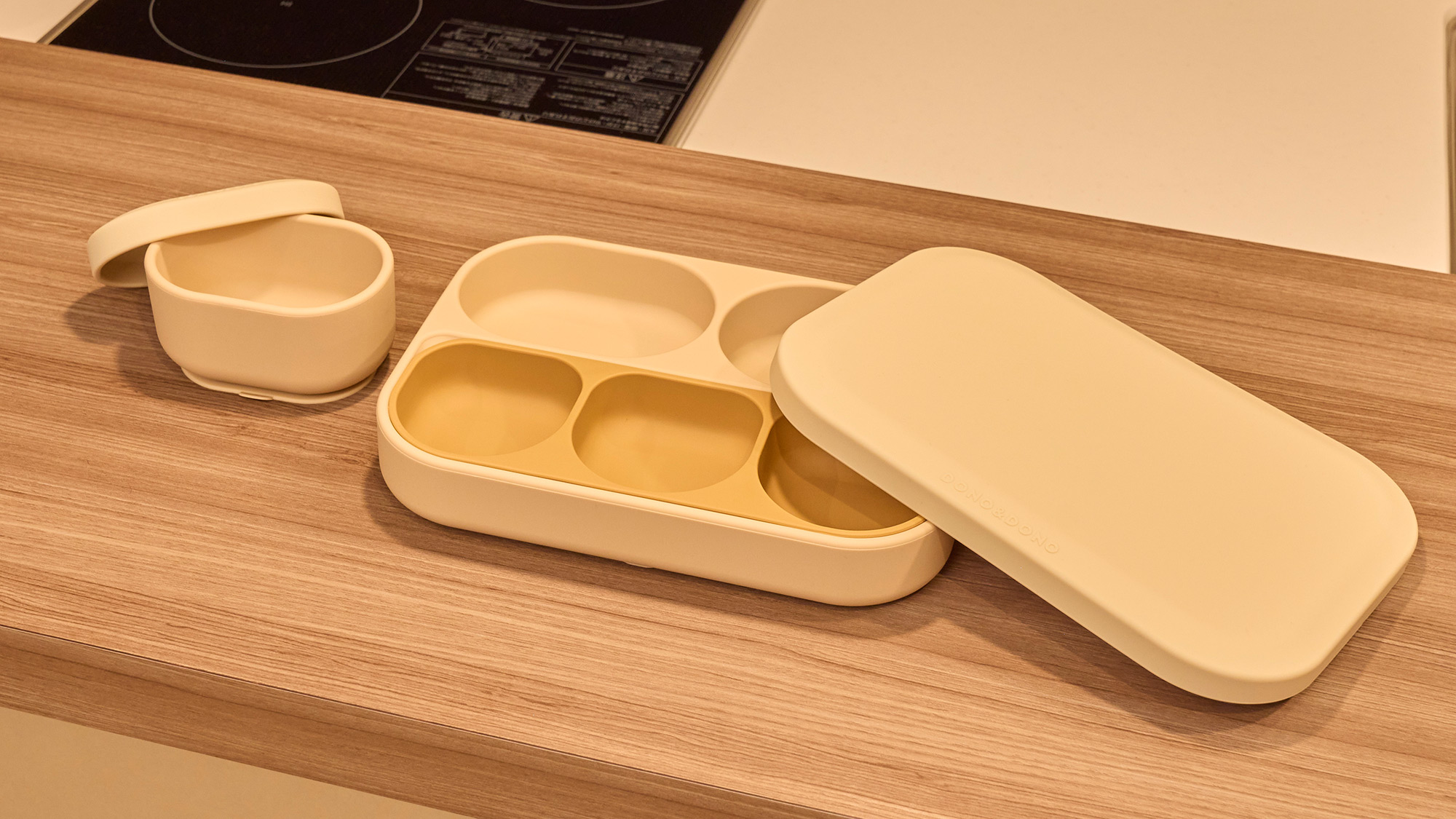 【コラボグッズ】強力な吸盤付きプレート