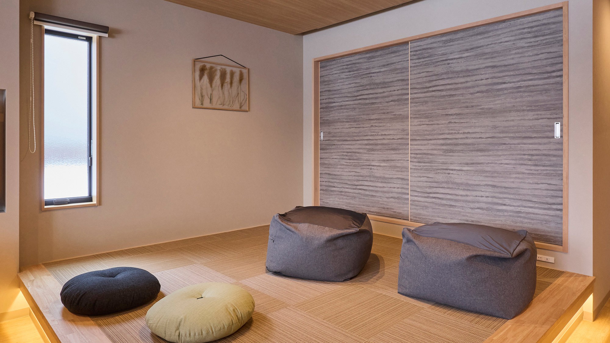 【小上り】気持の良い畳仕様の小上りでゆっくりお寛ぎください。