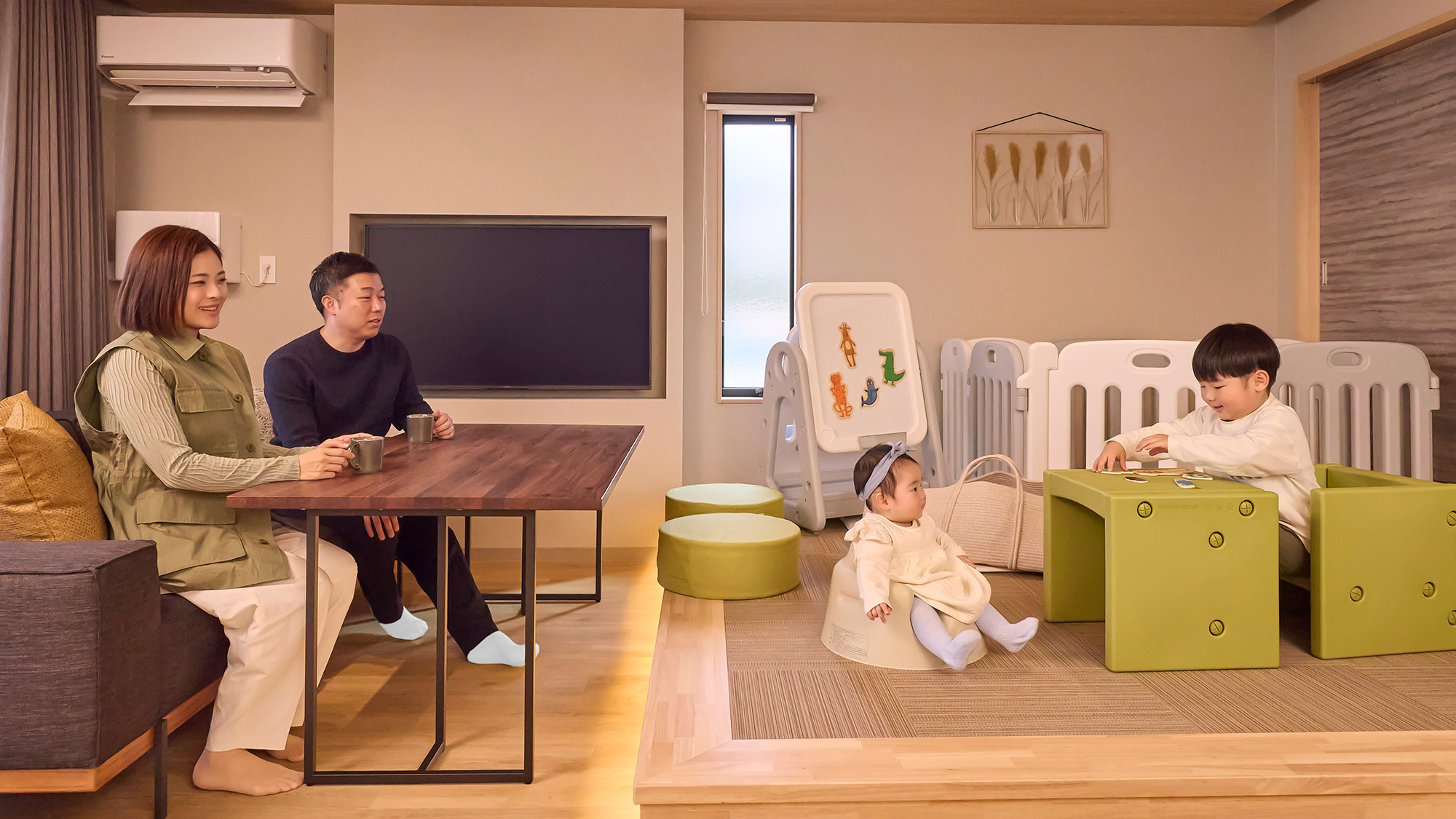 【客室】皆が楽しみながら寛げるリビング空間