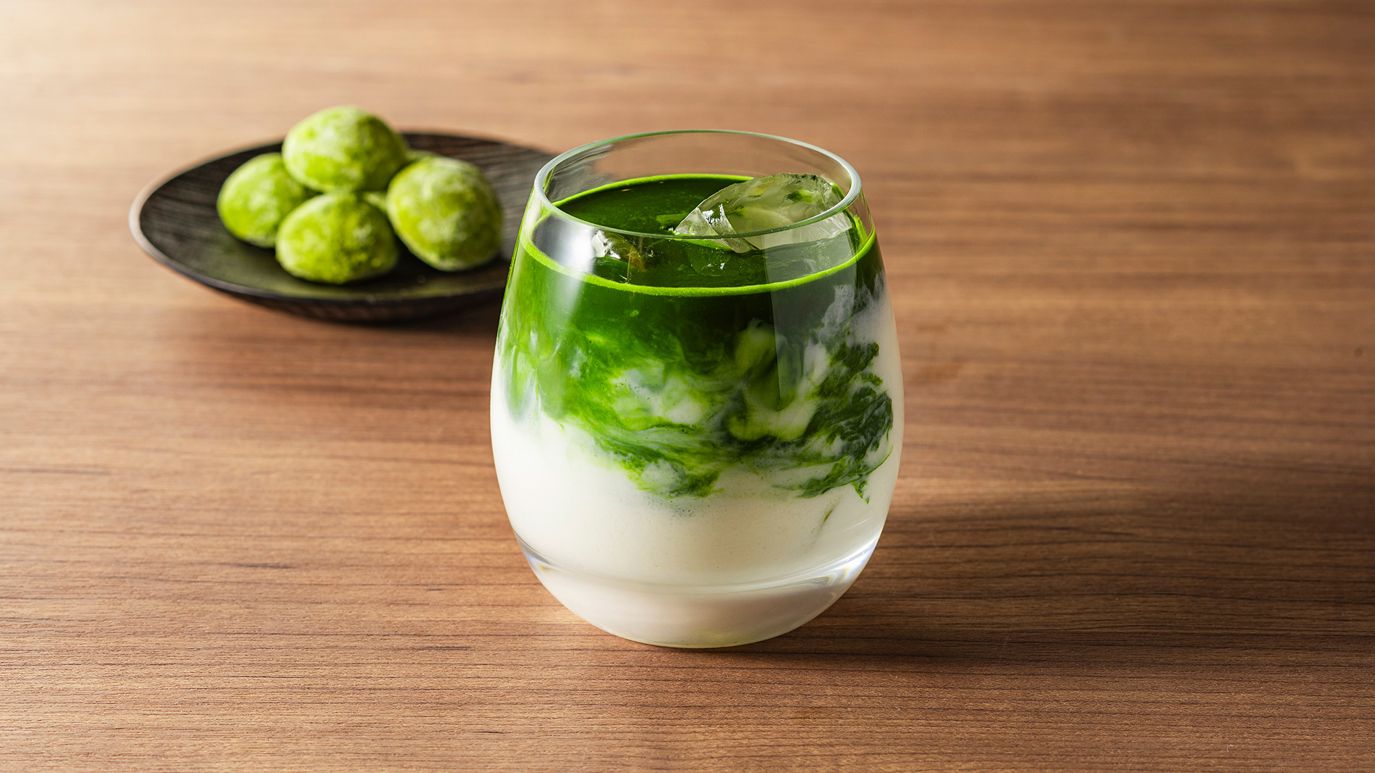 ウェルカムドリンクとウェルカムフードをご用意しております。