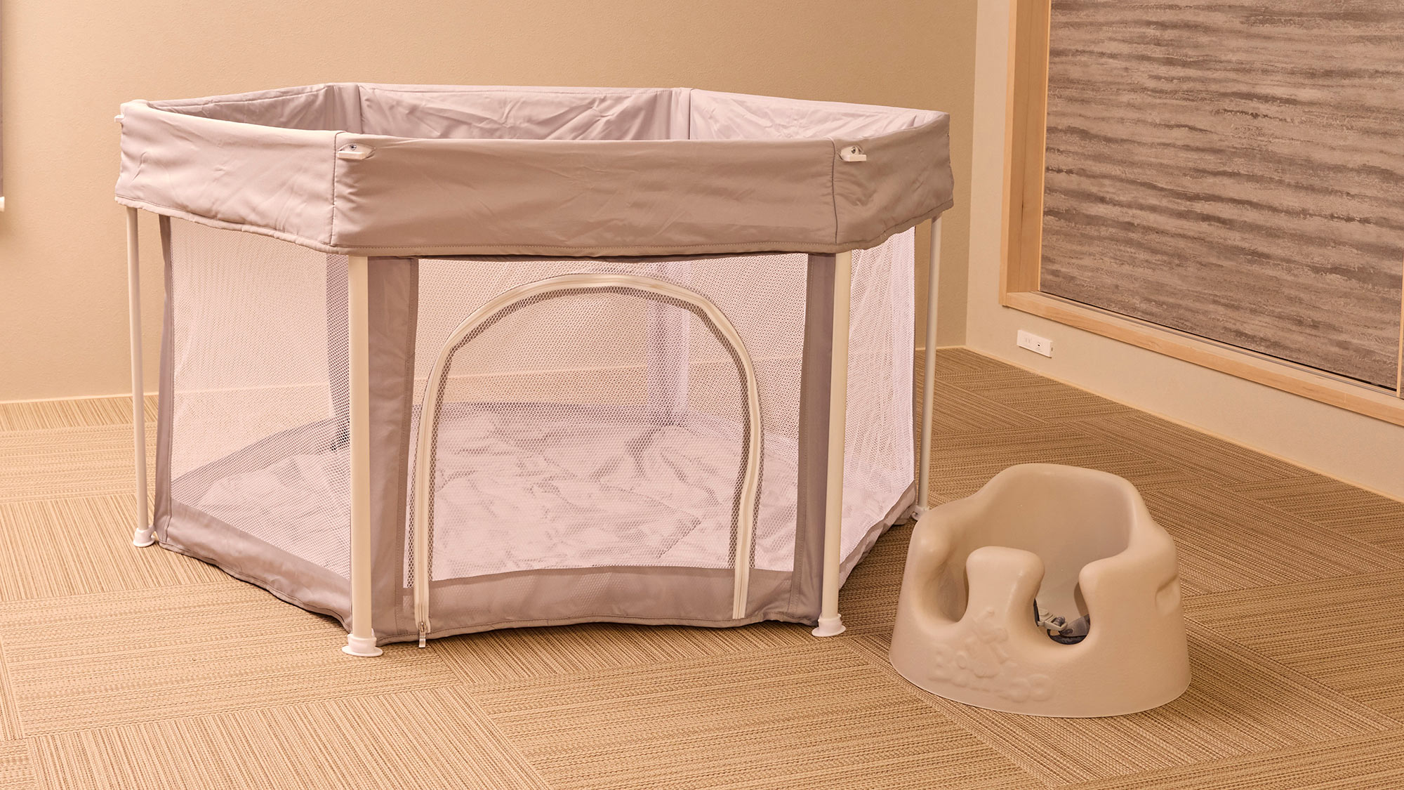 【客室】全室にベビーサークル、バンボをご用意。