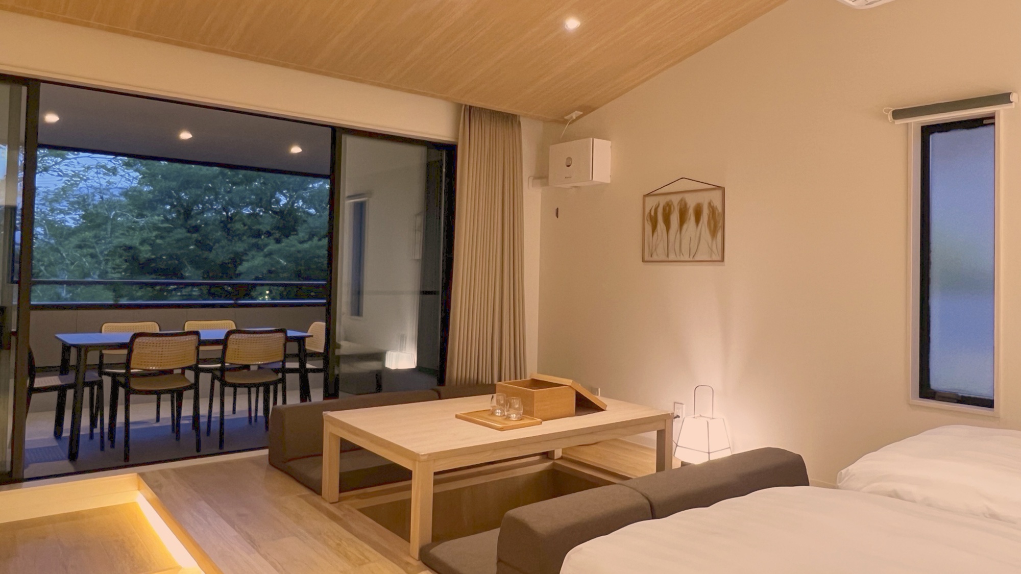 【客室】テラスとのつながりが開放的な空間