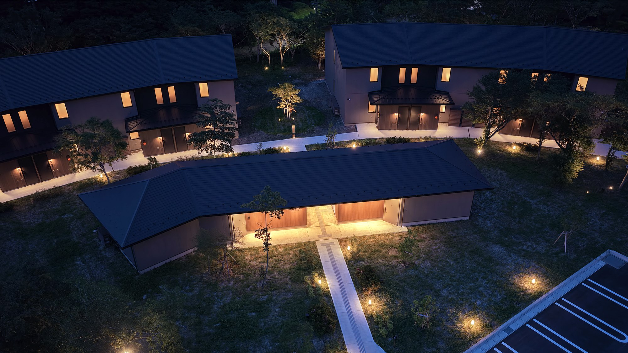 【外観】幻想的で温もりを感じる雰囲気