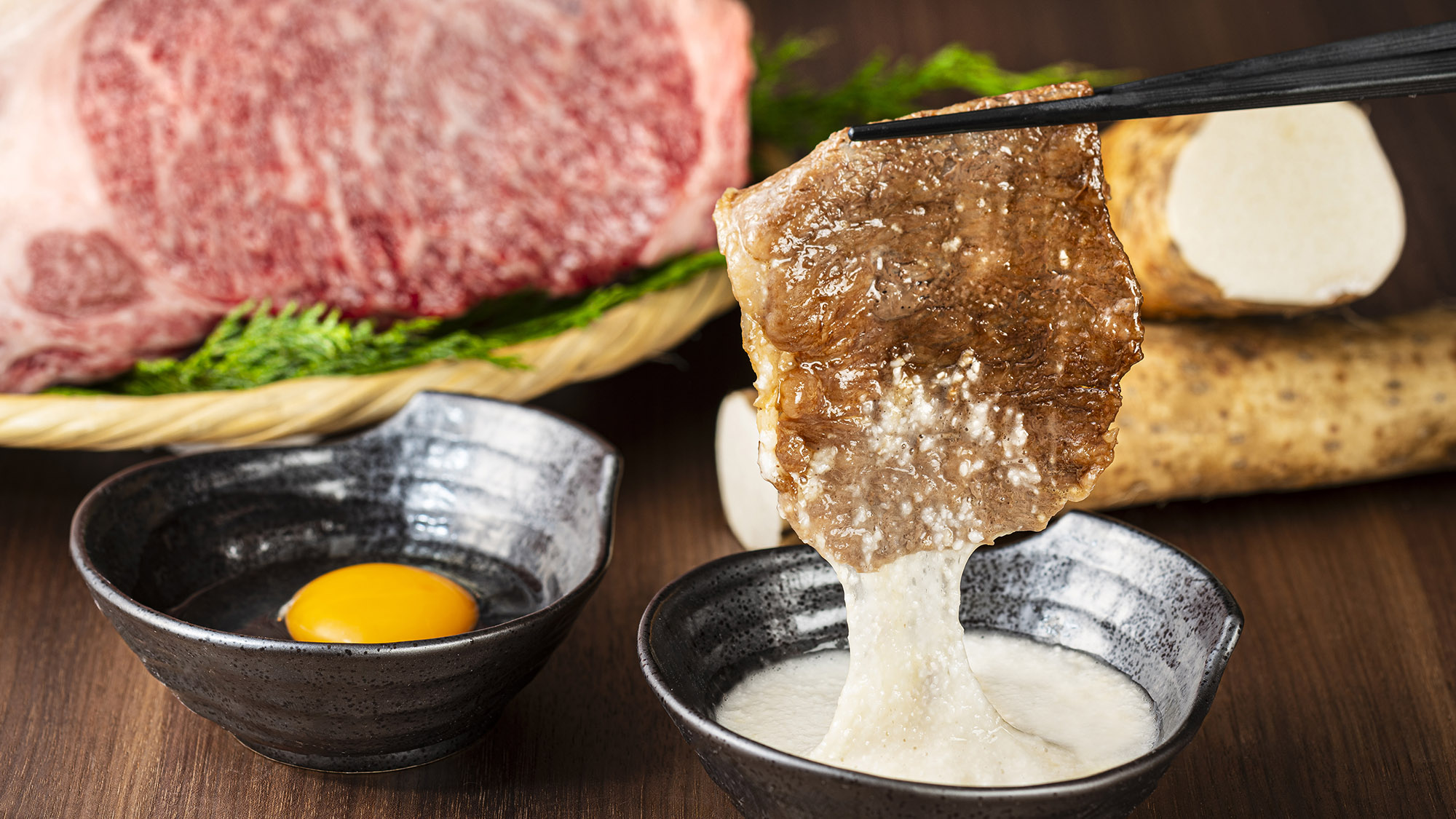 【すき焼きイメージ】大和芋と御殿たまごで食べるお肉は普段とは違う上質な味わいです