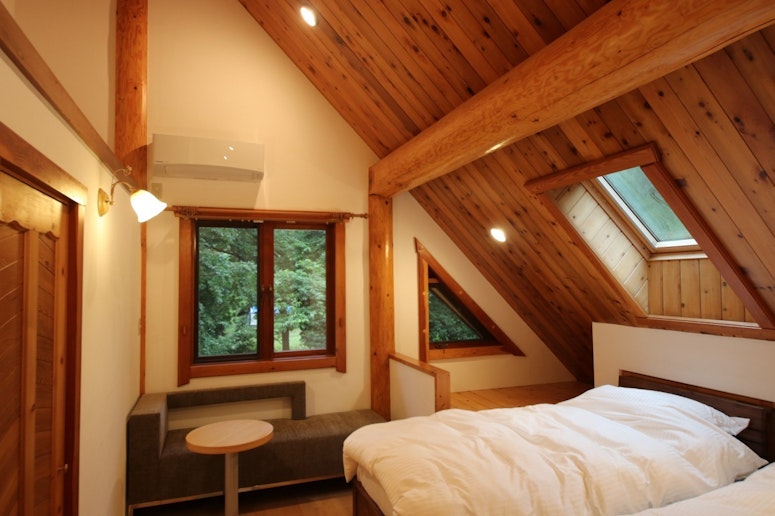 寝室シングルベッド2台