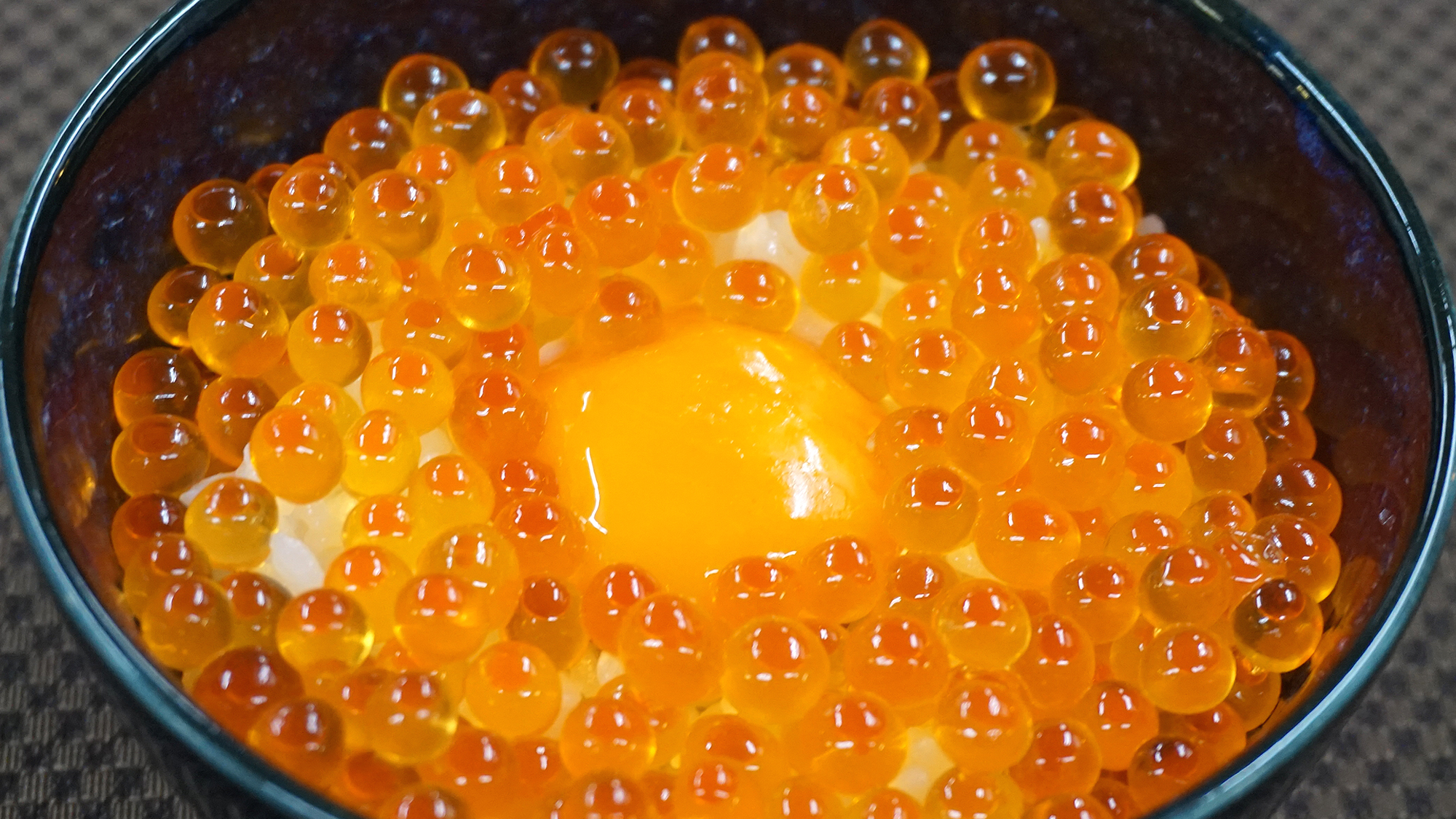 【朝食】卵かけご飯を自分なりにアレンジ♪　※具材は日替わりです。