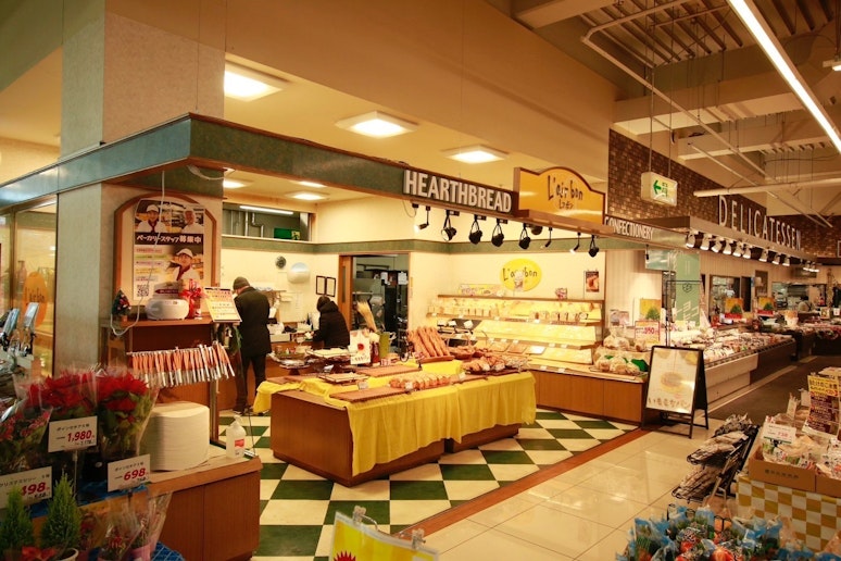 スーパー内パン屋