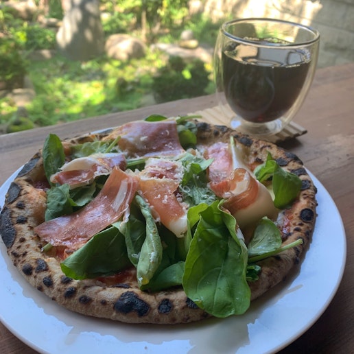 KOKUYAの石窯で焼くPizzaは絶品です