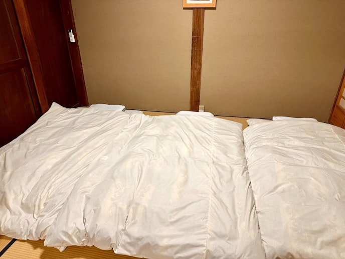 ６畳部屋にはお布団が３組まで敷けます