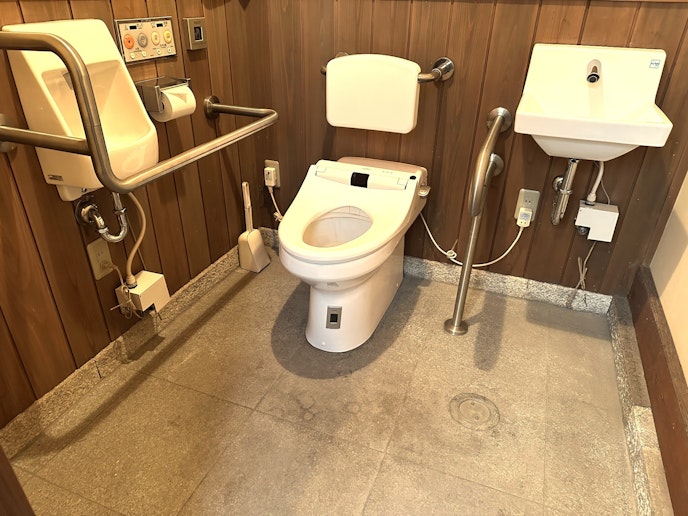 バリアフリートイレあり