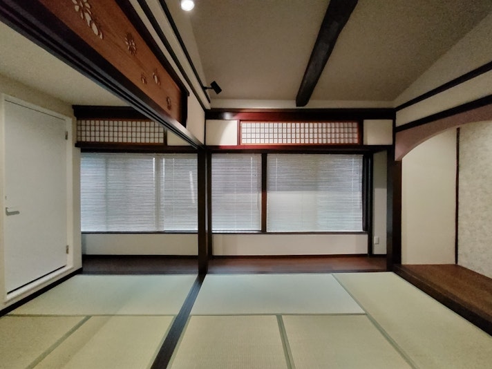 テレビ側から窓側