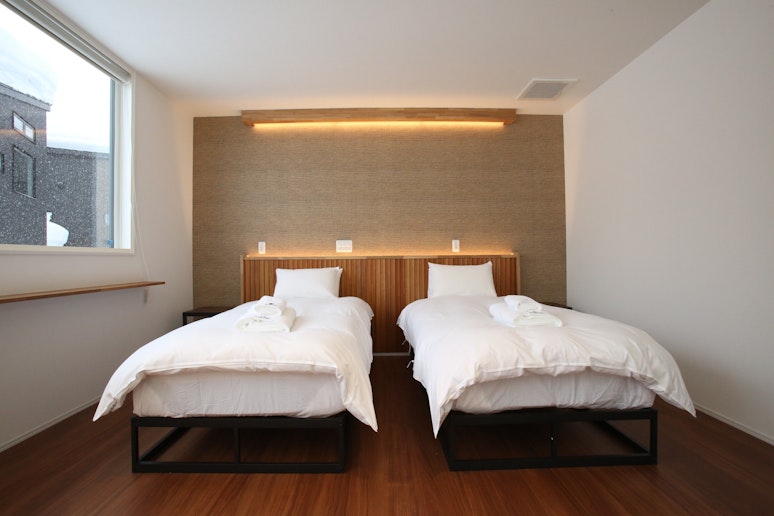 Bedroom 2 (en-suite)