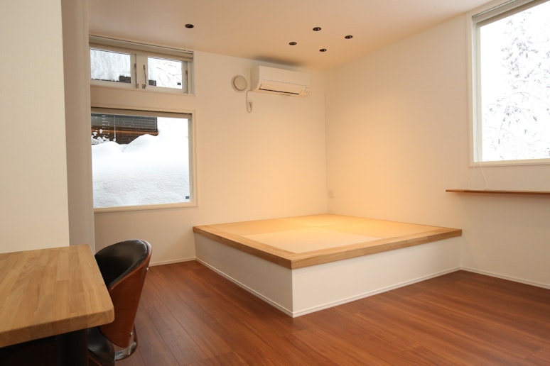 Bedroom 2 - tatami area and workspace