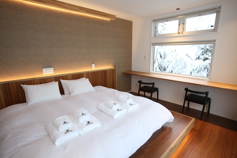 Master bedroom (en-suite)