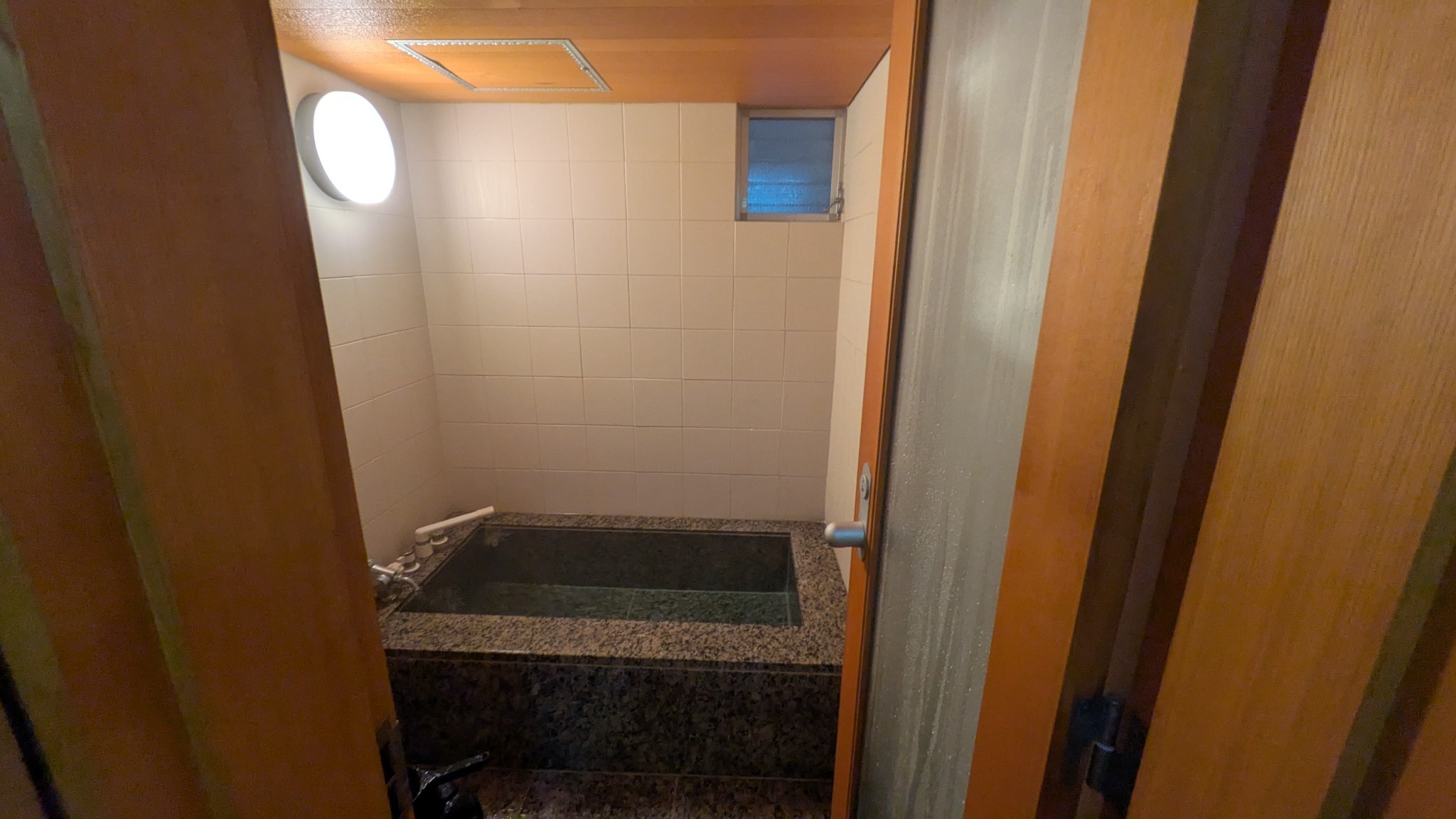 天然温泉がかけ流しで楽しめます。