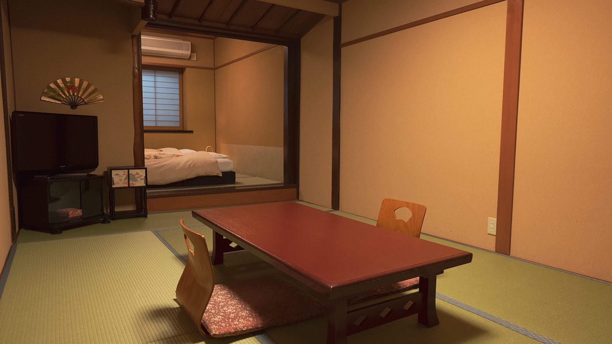 【スタンダード和室　バス付】創業当時の雰囲気を残した、趣ある和室。