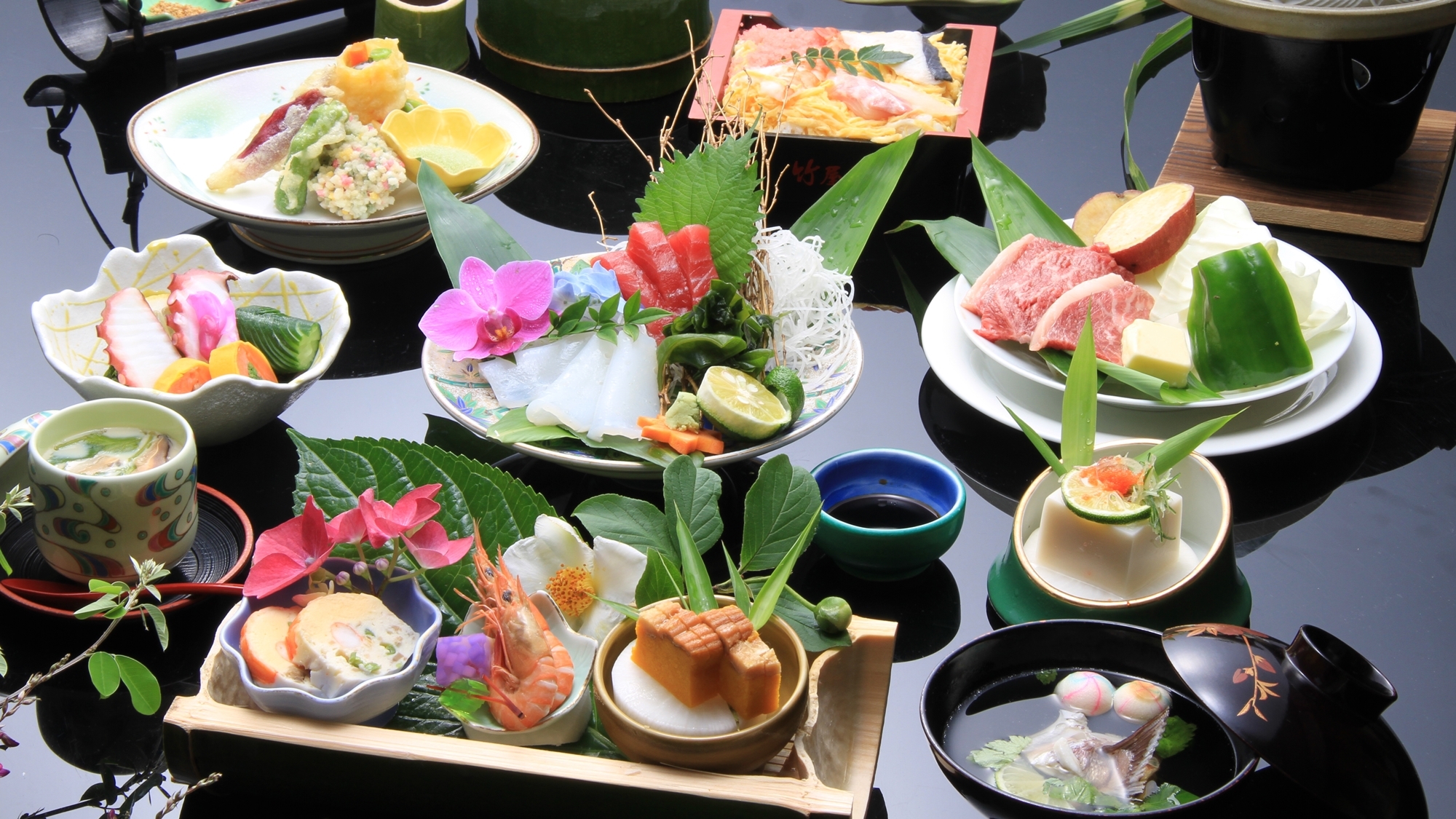 *【夕食一例】地元の食材、季節の旬の食材を使った郷土料理に香川名物のおうどんをご堪能ください