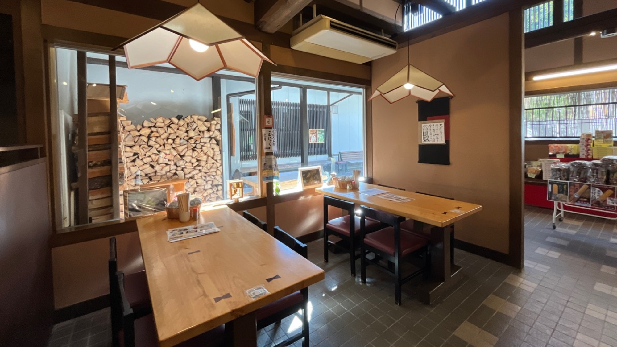 *【お食事処】心落ち着く空間で味わう郷土料理の魅力