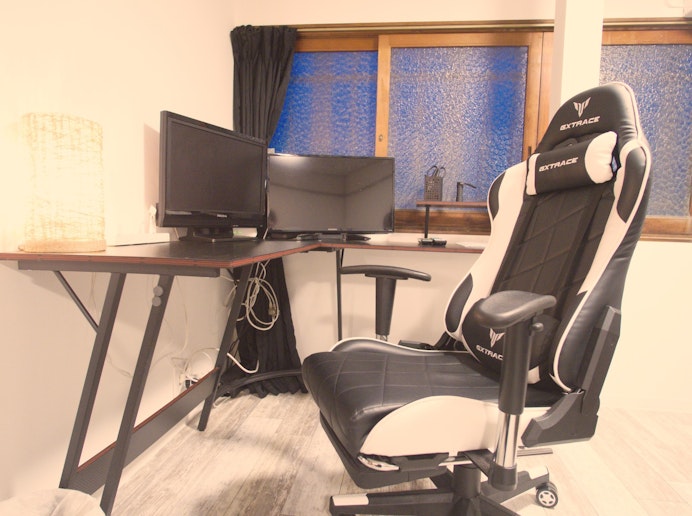 右側地上波テレビ視聴、左側HDMIケーブル（常備）接続でノートPCとデュアル可能